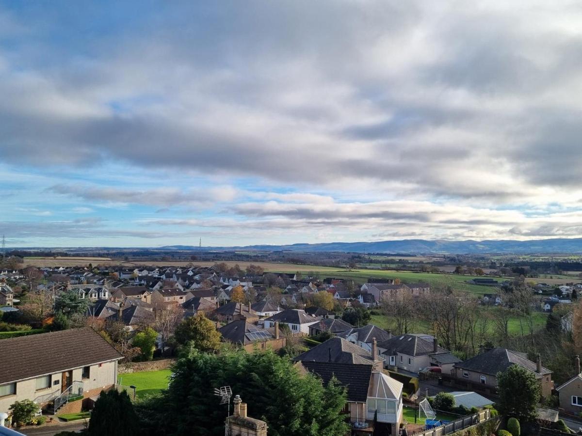 The Tower Gastro Pub & Apartments Crieff Buitenkant foto